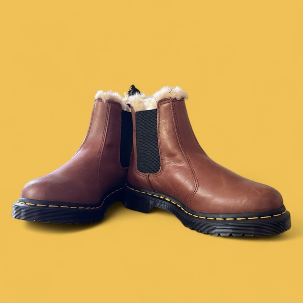 Dr. Martens leather boots •saddle tan•